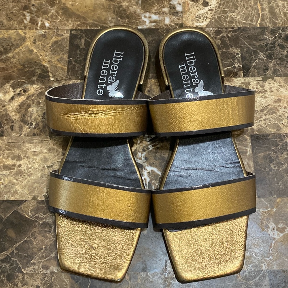 Libera Mente Italian Genuine Leather Sandal Gold and Black color SZ 40EU/10USA